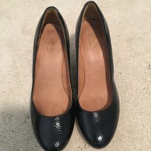 Black wedge shoes